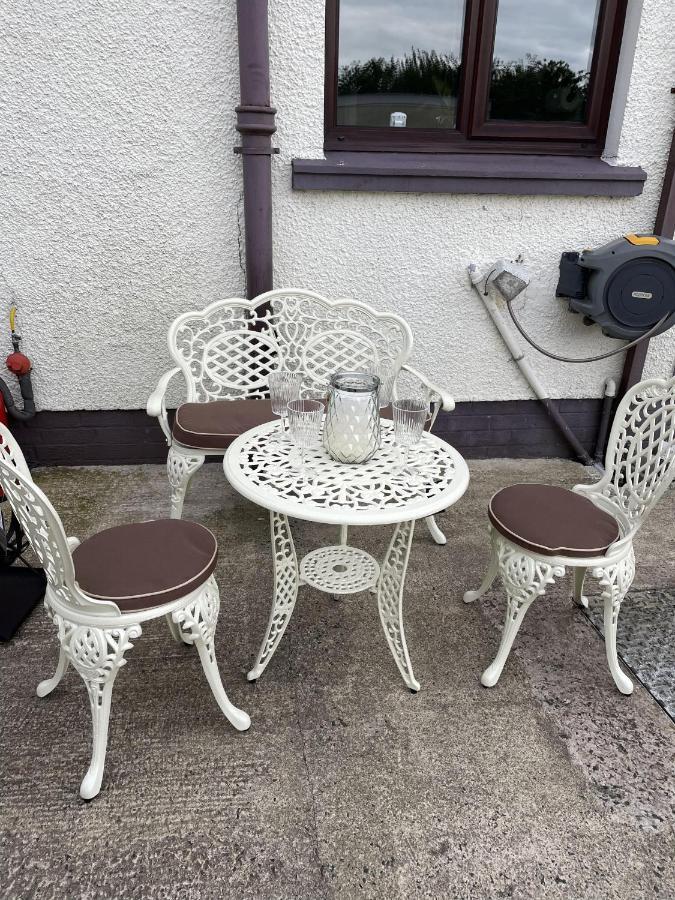 Minnie'S Cottage Stranocum Bagian luar foto